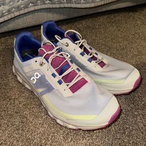 Womens On Cloudvista Trail Running Shoes size W10